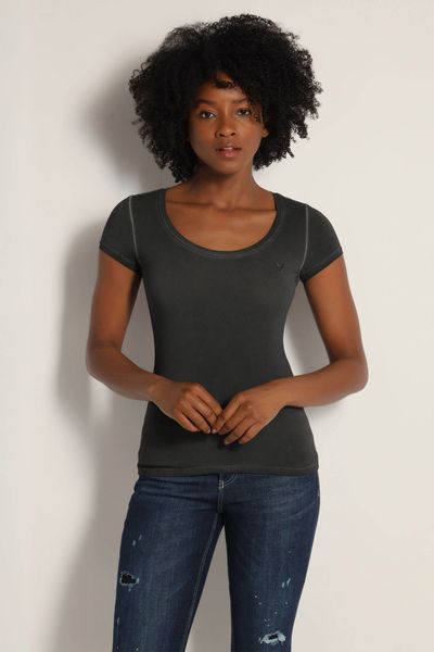 Playera-Guess-Scoopneck-Para-Mujer-GUESS