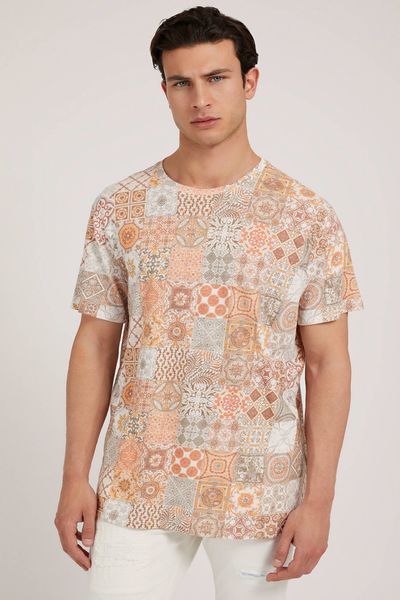 Hombre - Ropa Playeras Hombre Naranja – GUESS | Guess - Tienda en Línea