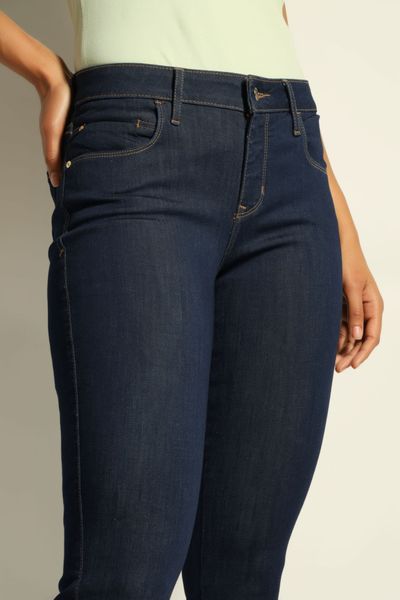 Jeans-basicos-para-dama-GUESS